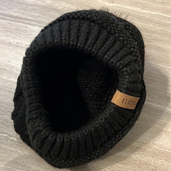 Fur Pom Pom Knit Beanie - Picture 3 of 7